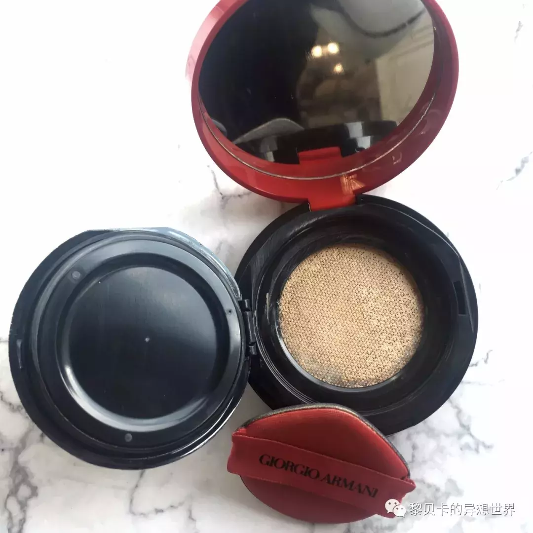 火遍网络的气垫bb哪个好用？阿玛尼最神奇，干妈油皮都是亲妈