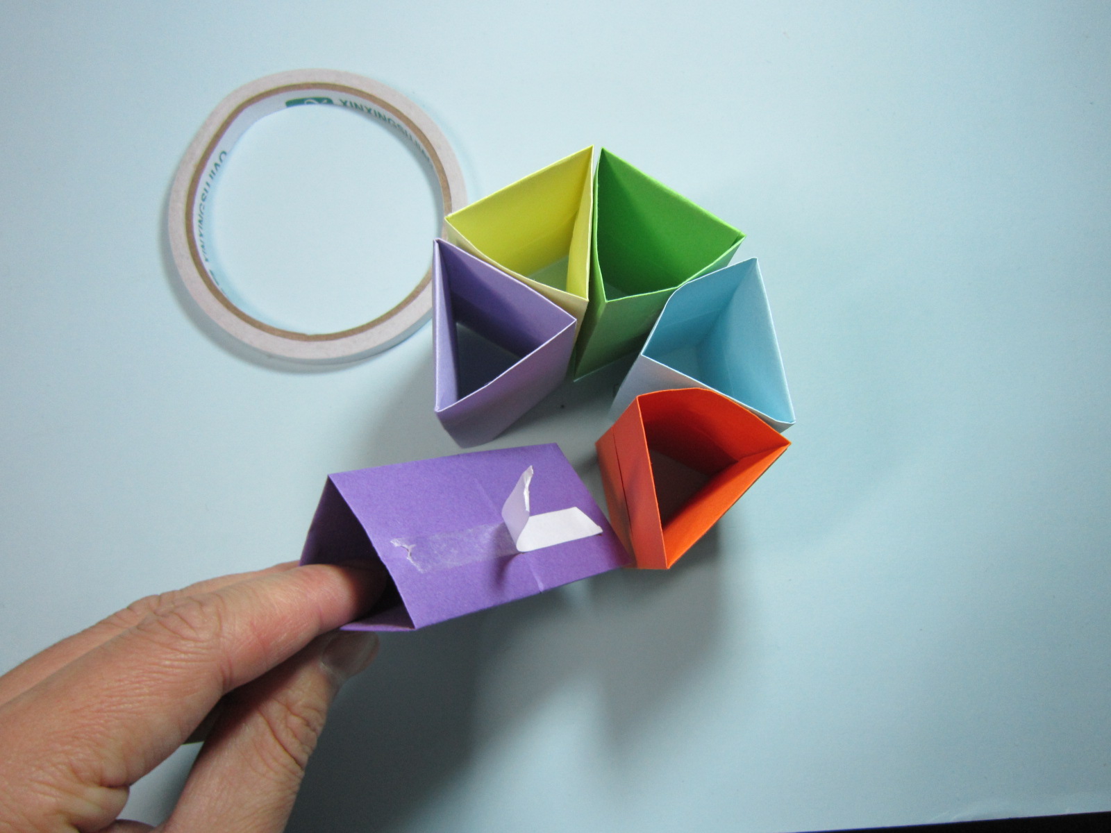 儿童手工折纸：笔筒的折法步骤图解