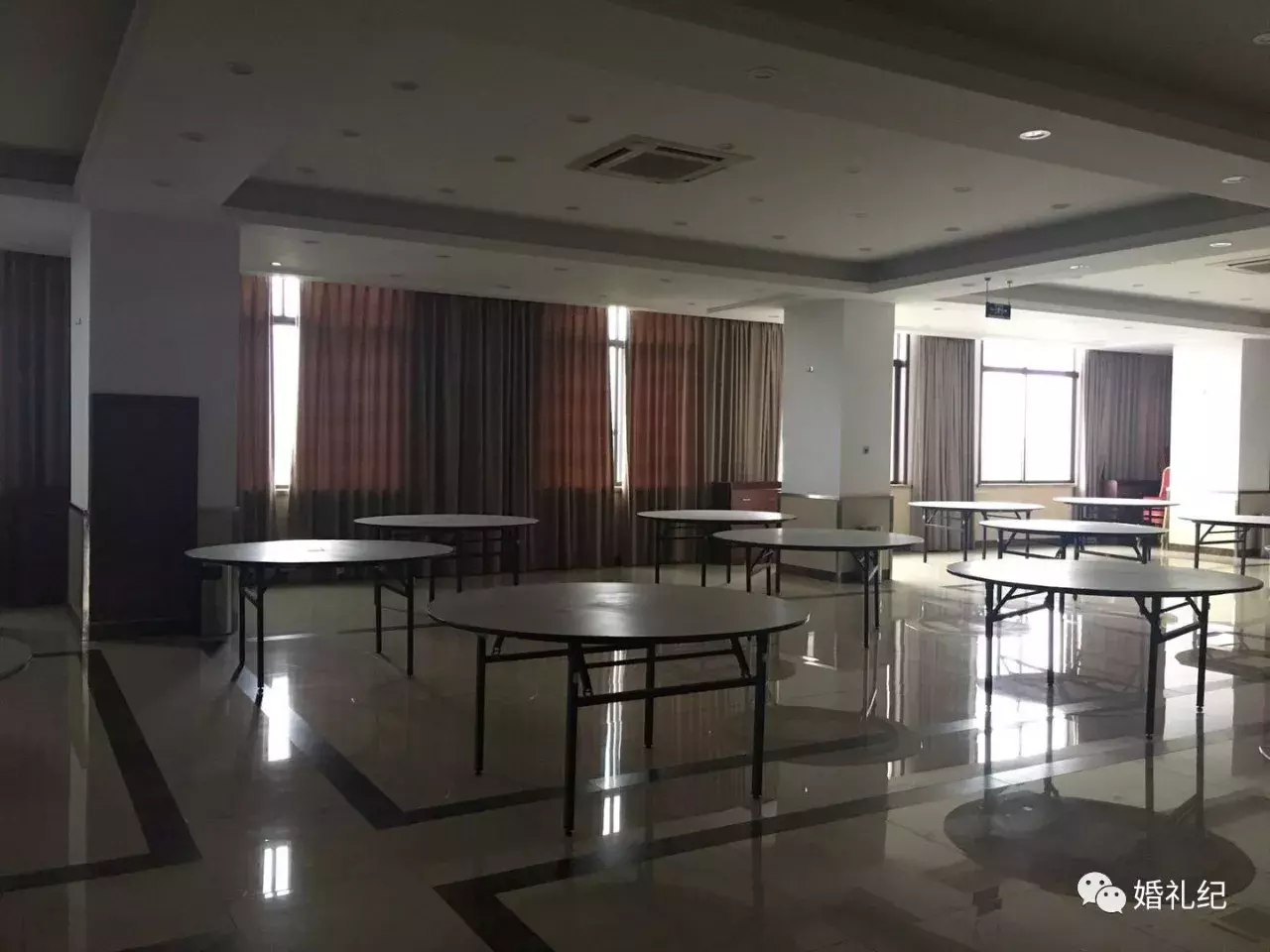 真实婚礼l 结婚不在酒店在社区活动中心，这位新娘被婆家刮目相看