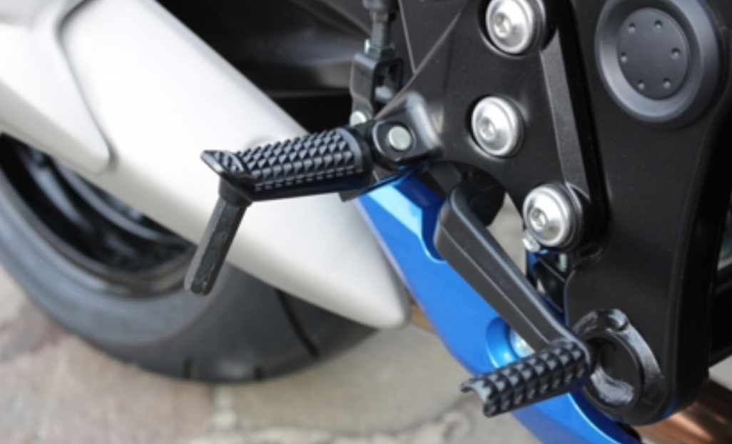 体验凶悍的铃木GSX-S750中级排量街车