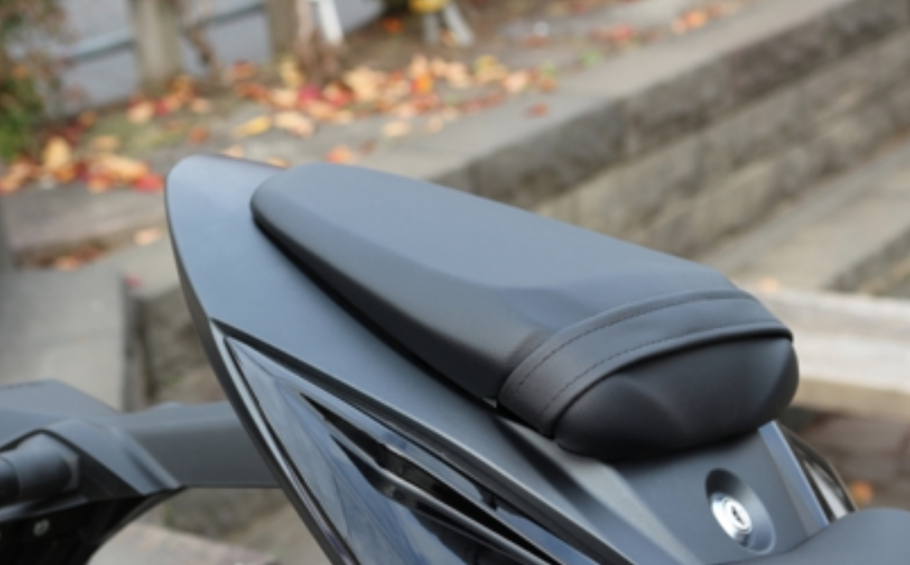 体验凶悍的铃木GSX-S750中级排量街车