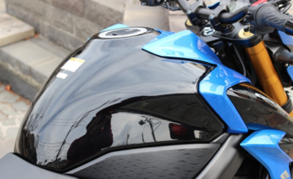 体验凶悍的铃木GSX-S750中级排量街车