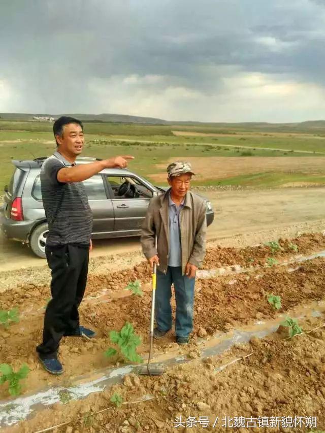 脚下沾有多少泥土 心中就沉淀多少真情——向朝力干村驻村第一书记傅永新同志学习