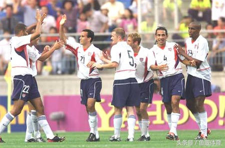2002世界杯最大的黑马(出人意料，00年代世界杯和欧洲杯的十大黑马)