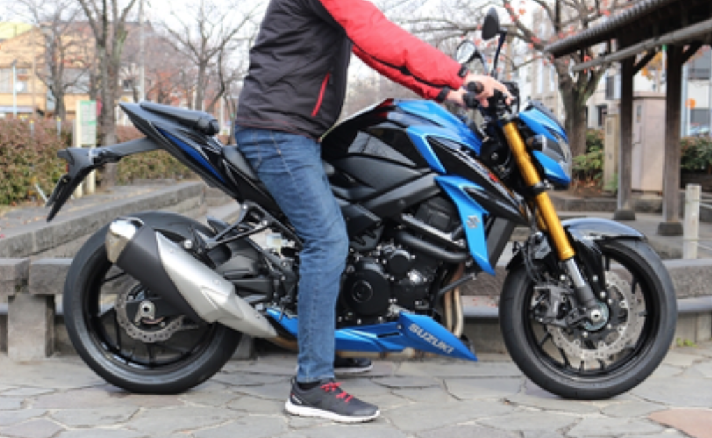 体验凶悍的铃木GSX-S750中级排量街车