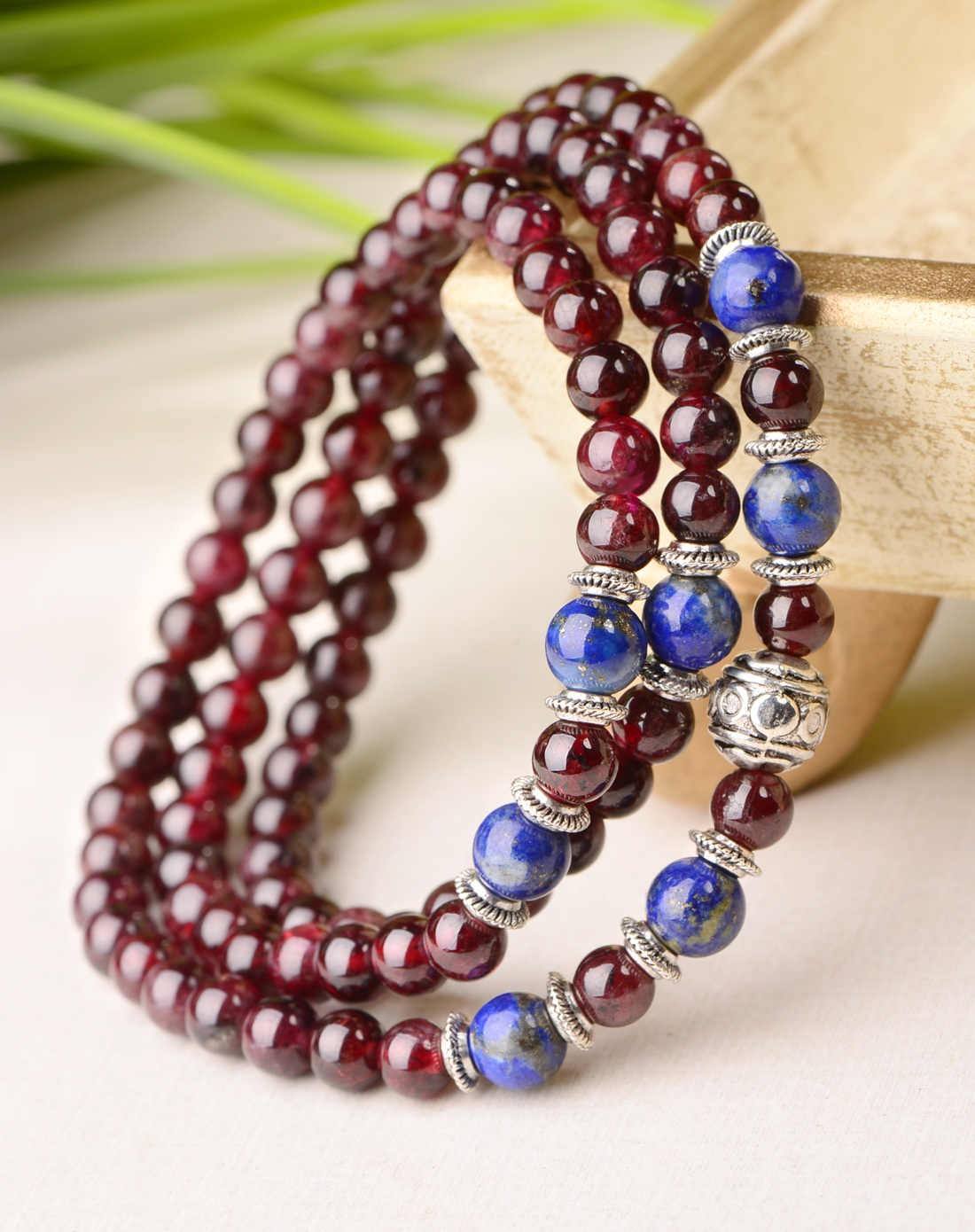 天然石榴石多少钱一克(青金石与石榴石的搭配超绝配,真是太美了!