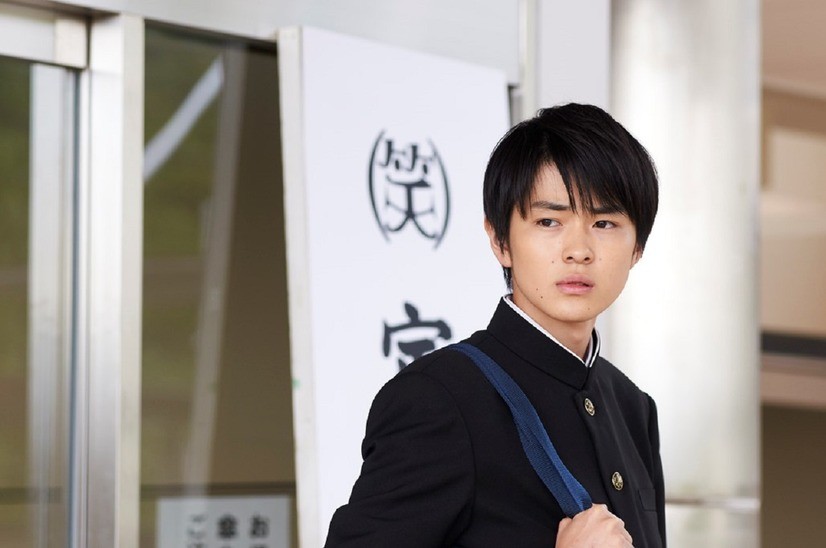 饰演"龙集"的弟弟影山律的望月步美也是童星.