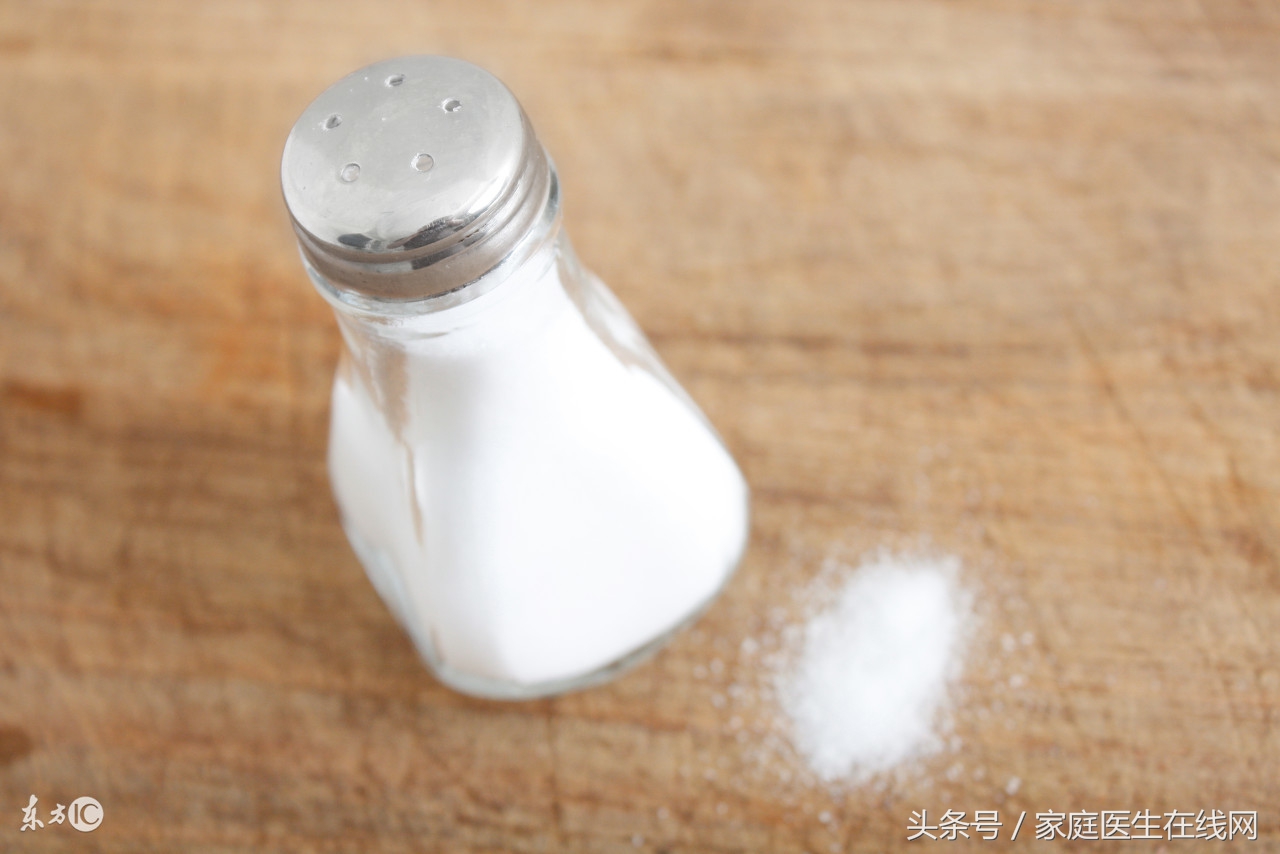 不吃盐(食盐是高血压的“祸首”，但长期不吃盐，身体会有4个危害)