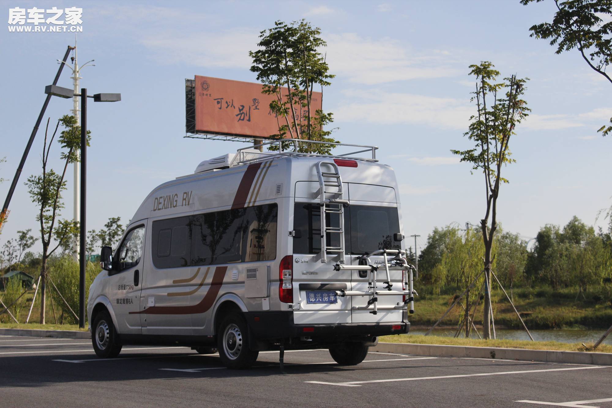 后来者居上 深度了解德兴东风御风长轴房车