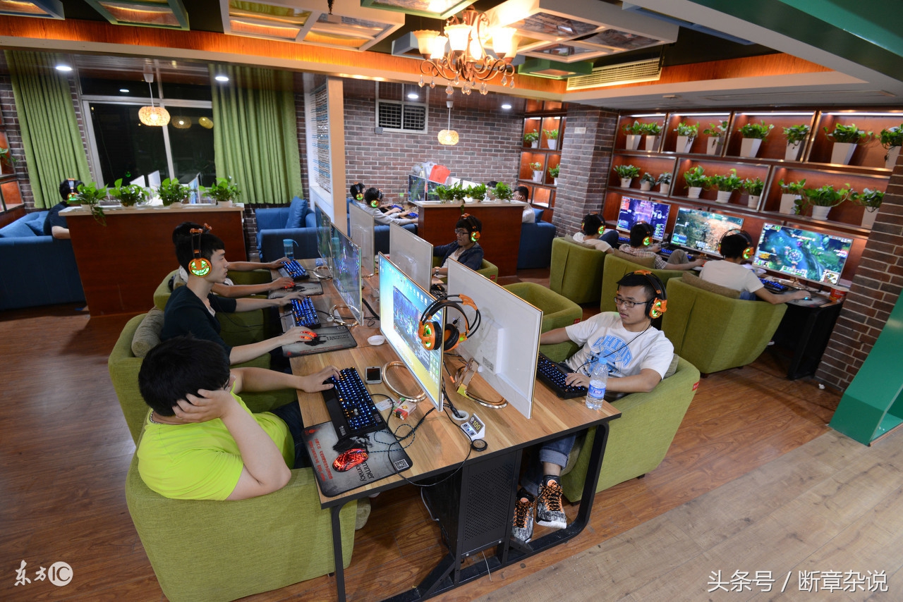合类网站，可以制作自己网站的rss，提交到这些网站。网吧推广网站推广法如果有关系，可以把网吧的机子主页设为自己的网站。