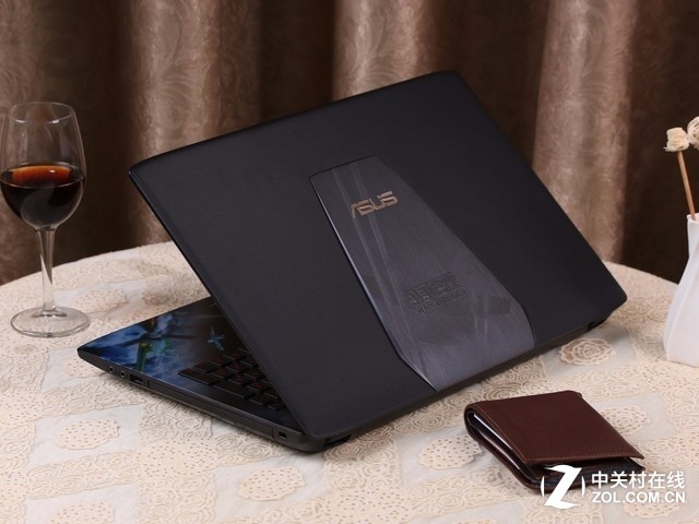 游戏本玩新花样 华硕战争雷霆fxpro图赏