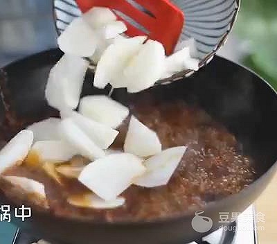 排骨燉蘿卜,排骨燉蘿卜湯怎么燉最好喝