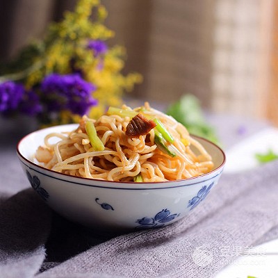 肉絲炒面的做法,肉絲炒面的做法最正宗的做法