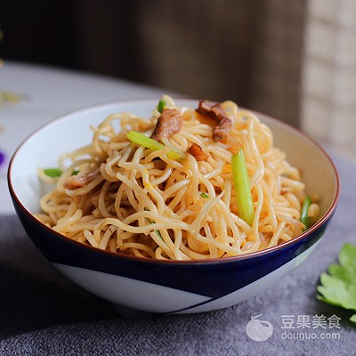 肉絲炒面的做法,肉絲炒面的做法最正宗的做法