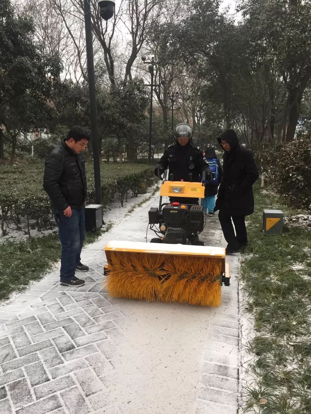 29趟高铁停运班车停发航班取消高速路封闭！陕西这场雪要下到后天？