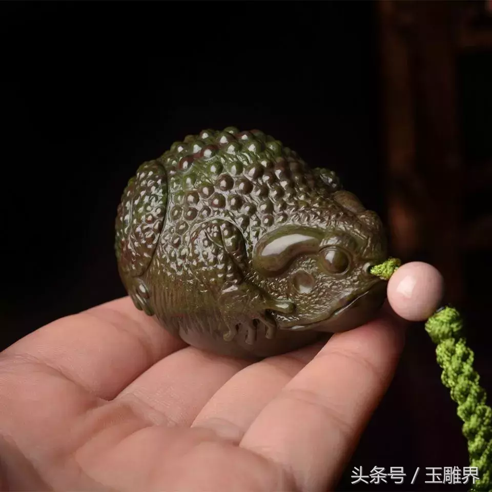 为啥玉雕师不雕青蛙雕蛤蟆?