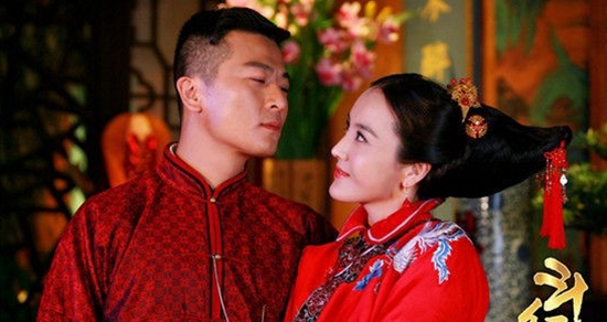 在《勇敢的心》中,于毅饰演的赵舒城看点十足,人物从最初的善良逐渐