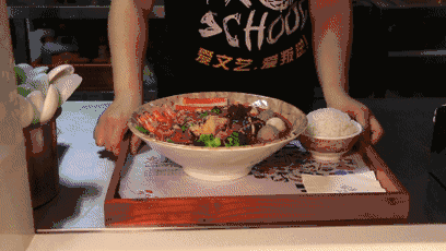 脑袋决定口袋 冒菜里加海鲜，56平小店月入30万