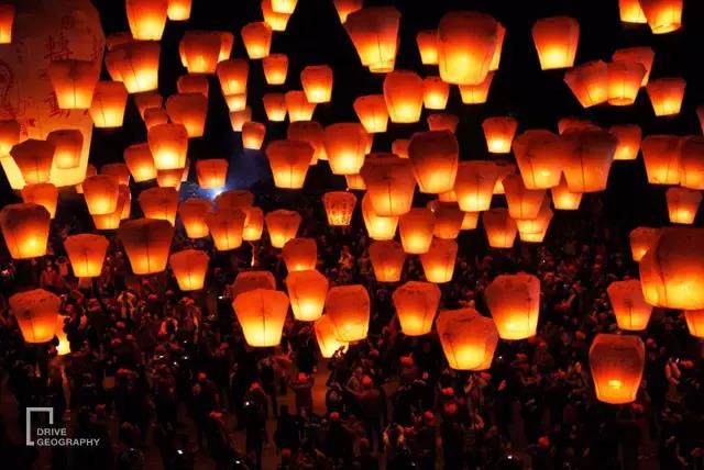 建国到现在，爷爷、爸爸记忆中的春节 | 自驾地理