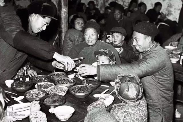 建国到现在，爷爷、爸爸记忆中的春节 | 自驾地理