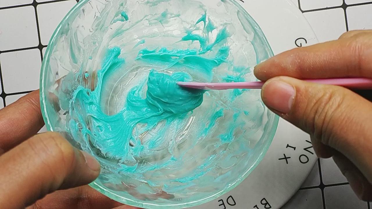 没有胶水怎么做起泡胶（不用胶水也能制作超好玩的史莱姆）