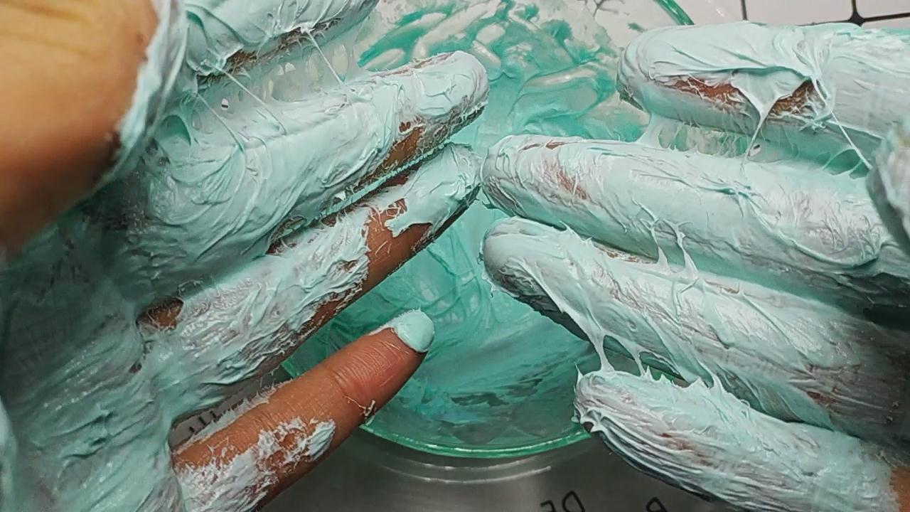 没有胶水怎么做起泡胶（不用胶水也能制作超好玩的史莱姆）