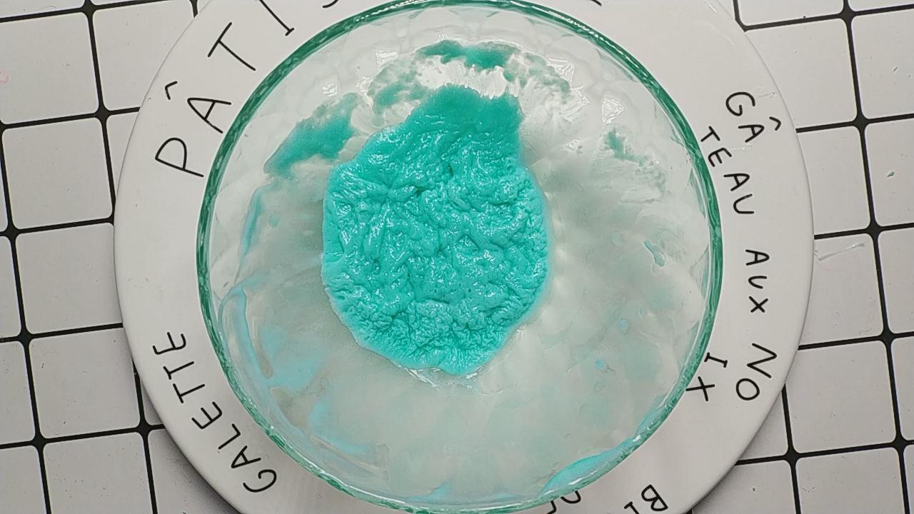 没有胶水怎么做起泡胶（不用胶水也能制作超好玩的史莱姆）