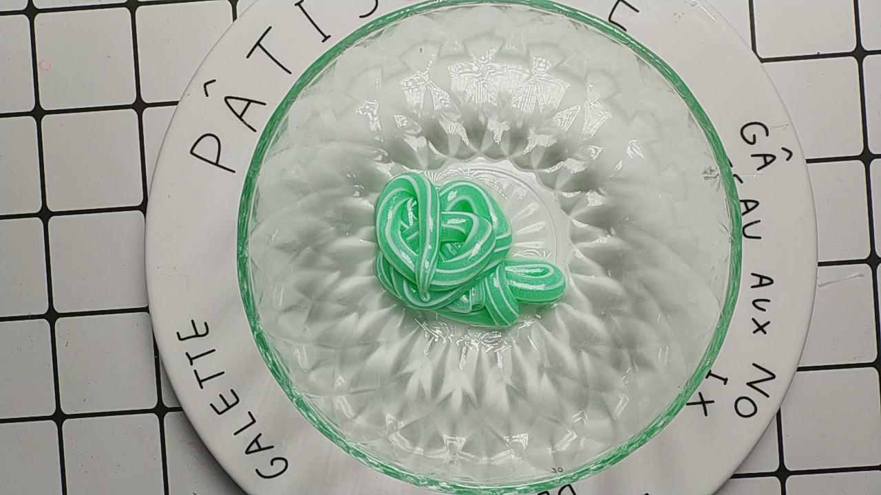 没有胶水怎么做起泡胶（不用胶水也能制作超好玩的史莱姆）