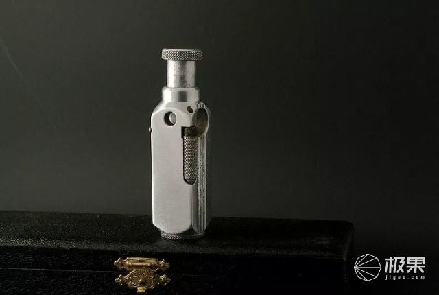 紳士心頭的縱火者，500只古董打火機收藏玩家 | 大玩家
