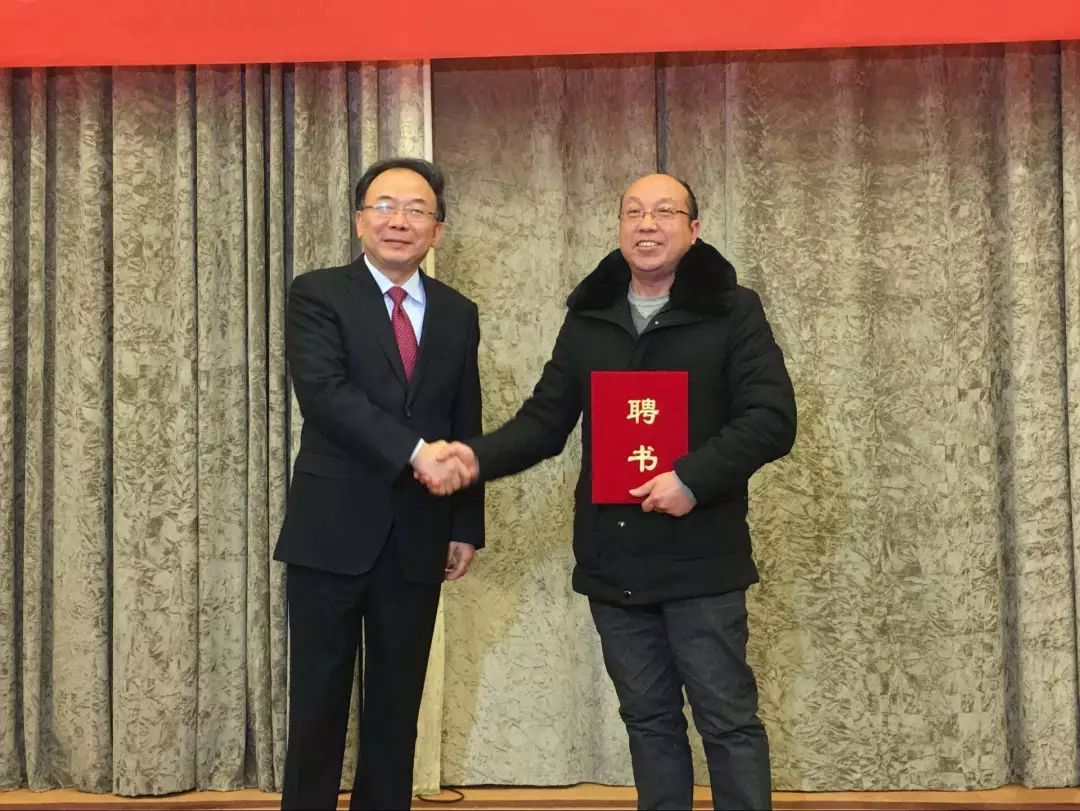 无锡市委首聘8位法律顾问：1名政协委员，1名政协法律事务咨询组成员