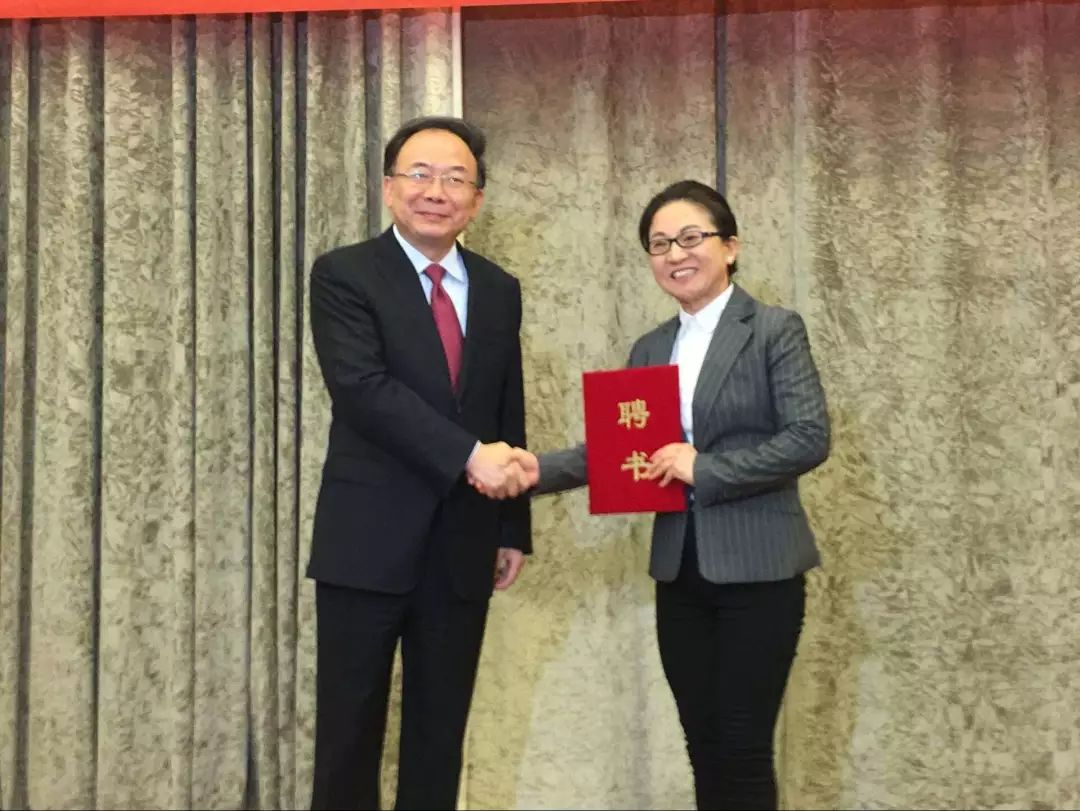 无锡市委首聘8位法律顾问：1名政协委员，1名政协法律事务咨询组成员