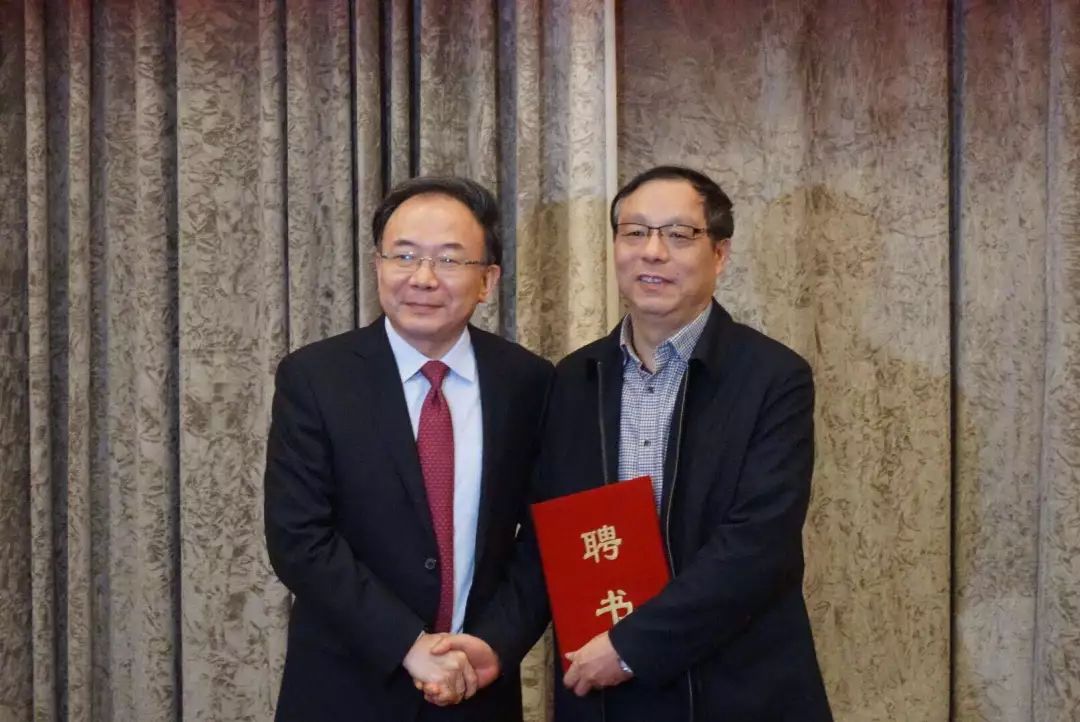 无锡市委首聘8位法律顾问：1名政协委员，1名政协法律事务咨询组成员