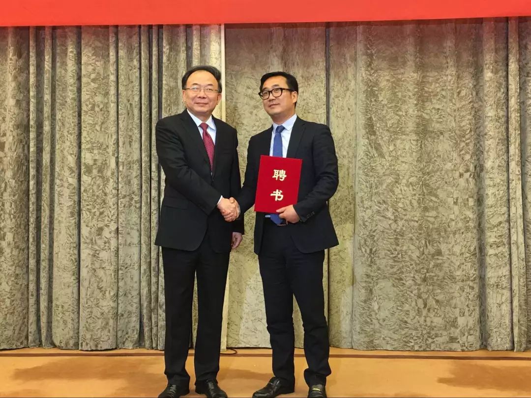 无锡市委首聘8位法律顾问：1名政协委员，1名政协法律事务咨询组成员