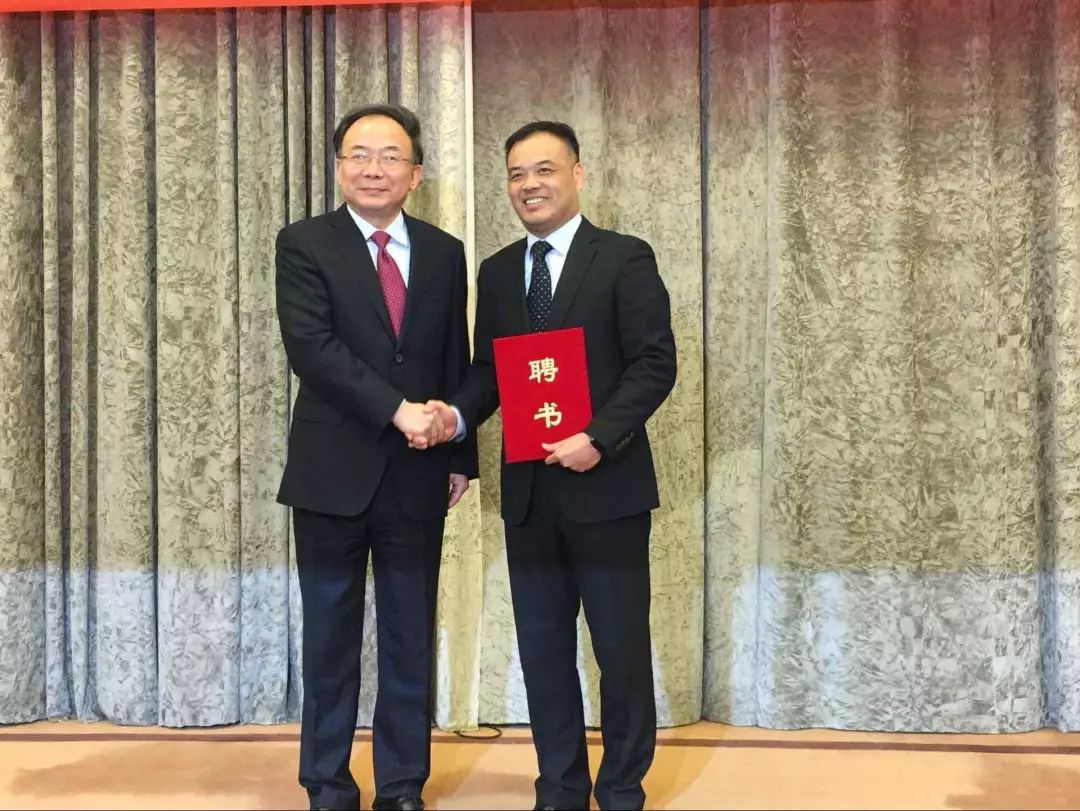 无锡市委首聘8位法律顾问：1名政协委员，1名政协法律事务咨询组成员