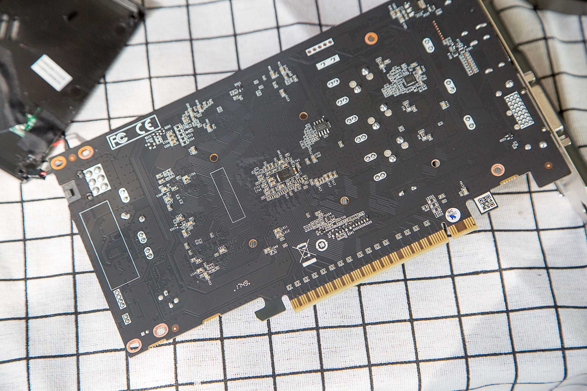 新显卡那个吃鸡更好？MAXSUN 铭瑄 GTX1050Ti测评