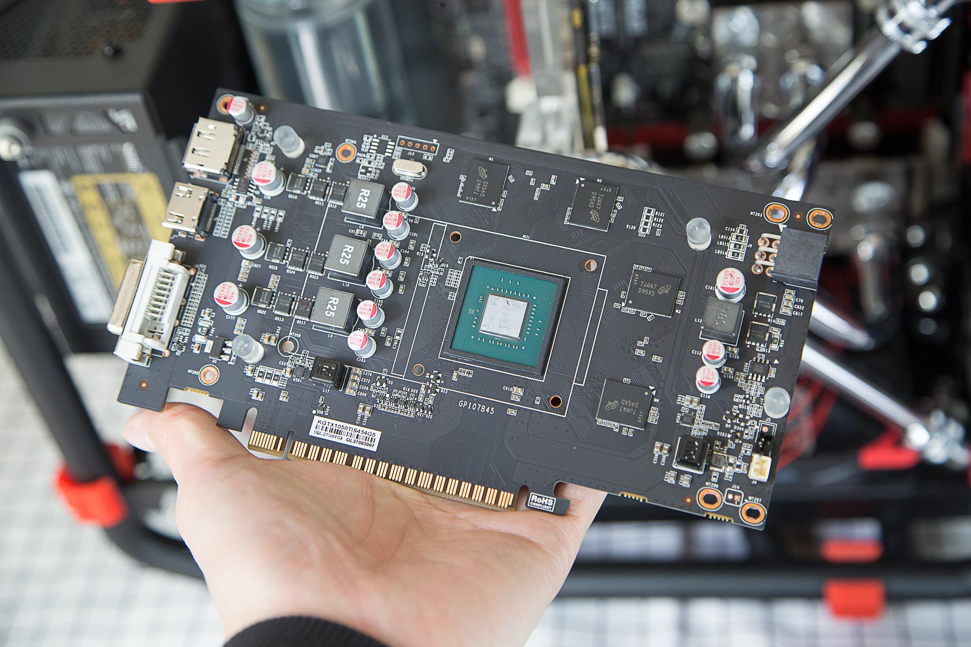 新显卡那个吃鸡更好？MAXSUN 铭瑄 GTX1050Ti测评