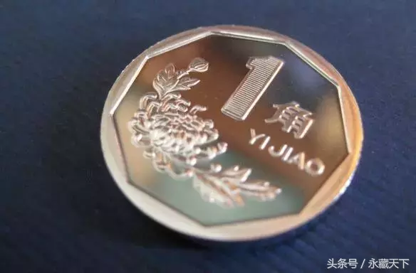 四版的天空:暗香盈袖—菊花一角