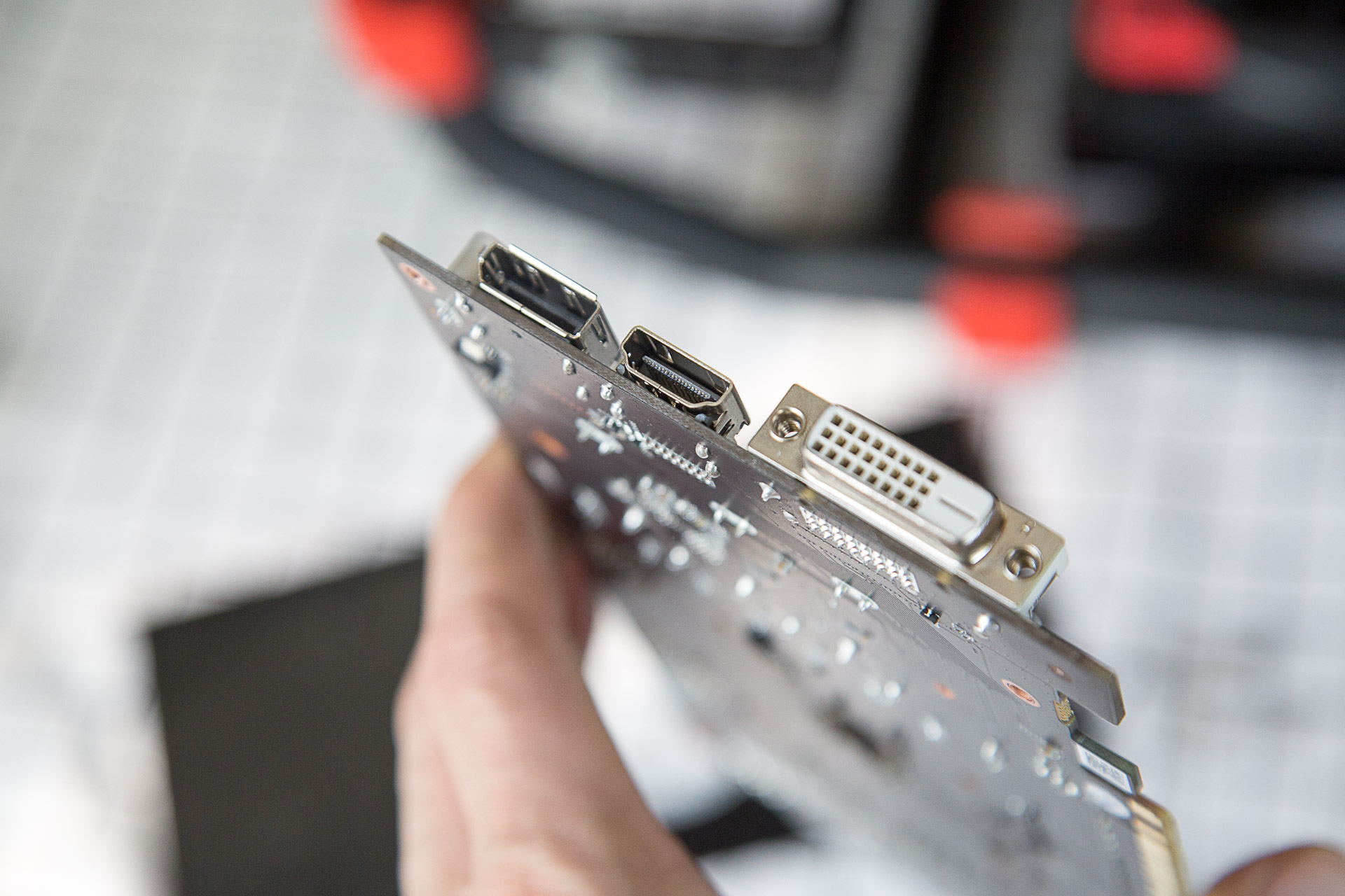 新显卡那个吃鸡更好？MAXSUN 铭瑄 GTX1050Ti测评