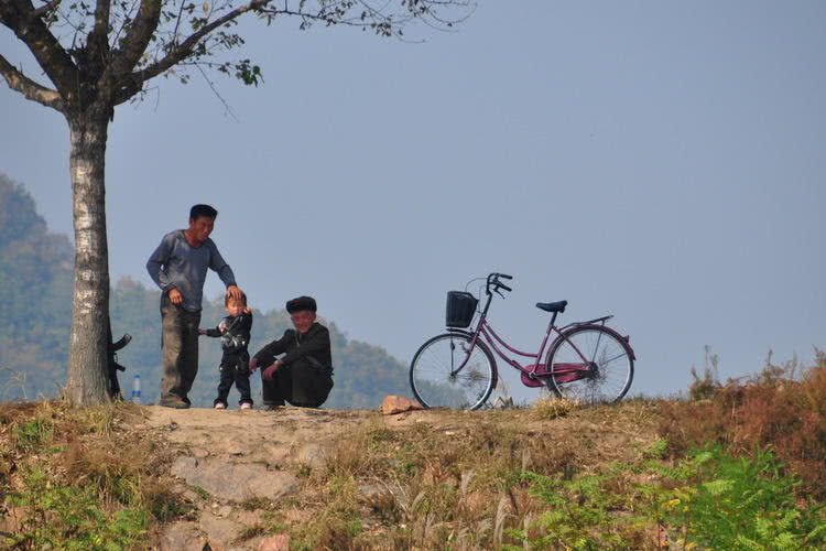 朝鲜人的生活水平如何，主要收入来源靠什么？