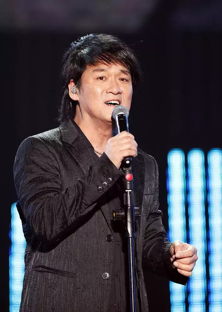 华语乐坛10大男歌手实力唱功排行，谁才是你心中的歌神呢？