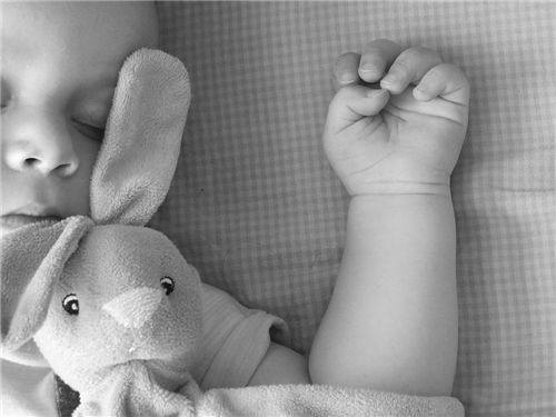 五成学生睡眠不足9小时，心理学家：别让孩子成为学习的奴隶！