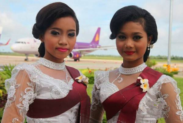这些柬埔寨女子被抛弃 来到“女儿国”组成新的家