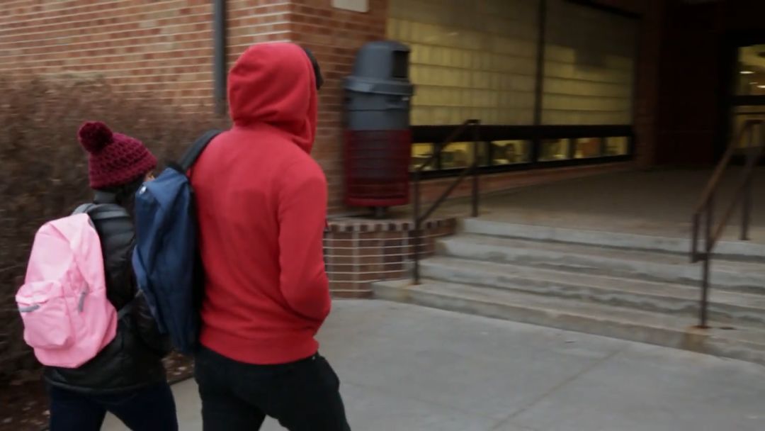 假如让你冒充高中生，卧底校园一个学期， 你能“幸存”下来吗？