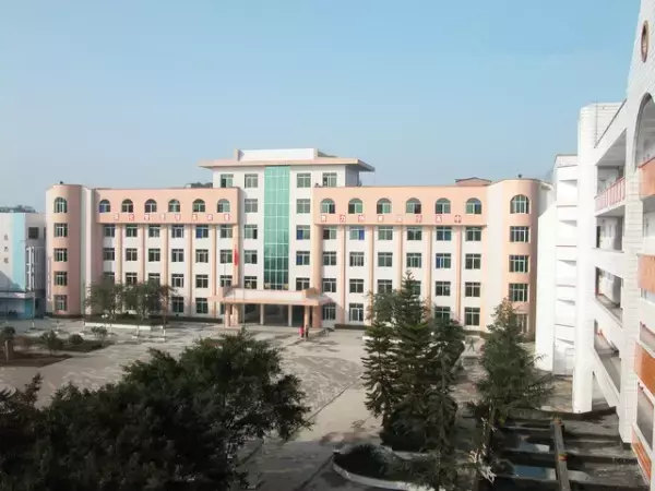 泸州各高中图片大揭秘！快来说说你们学校都有哪些小秘密~