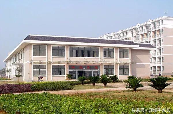 这所高校有4个学科进入ESI排名前1%，校门被誉为“亚洲第一大门”