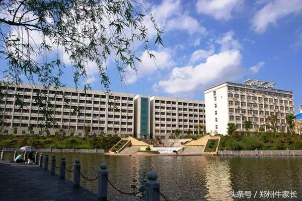 这所高校有4个学科进入ESI排名前1%，校门被誉为“亚洲第一大门”