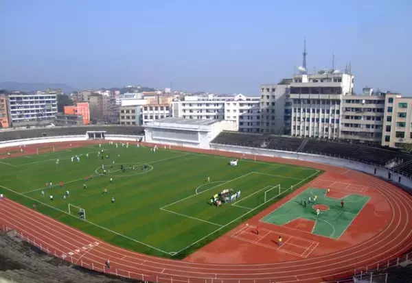 泸州各高中图片大揭秘！快来说说你们学校都有哪些小秘密~