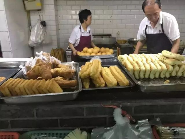 跑遍8个区！这25家旮旯美食才是真正《舌尖上的魔都》！