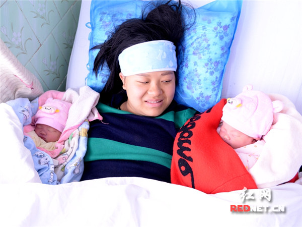 双峰:200斤胖妈妈成功顺产一对姐妹花