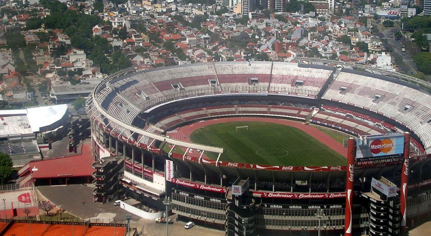主场:纪念碑球场"河床"有时被用作拉普拉塔河(rio de la plata)的英文